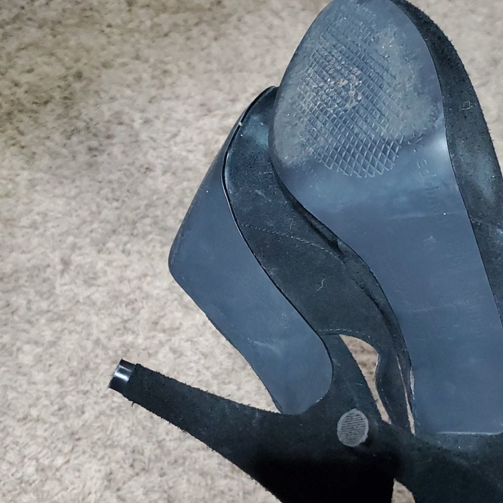 Heels - Picture 4 of 4